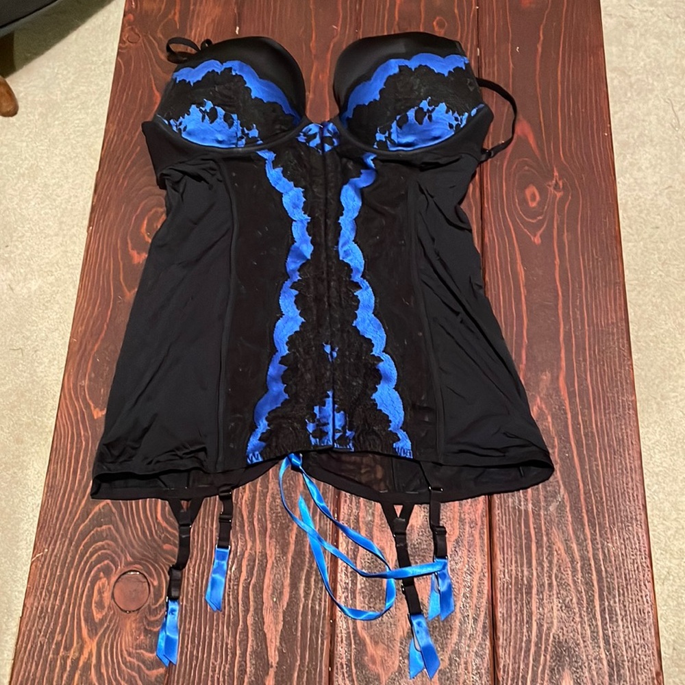 La Senza, Merrywidow.